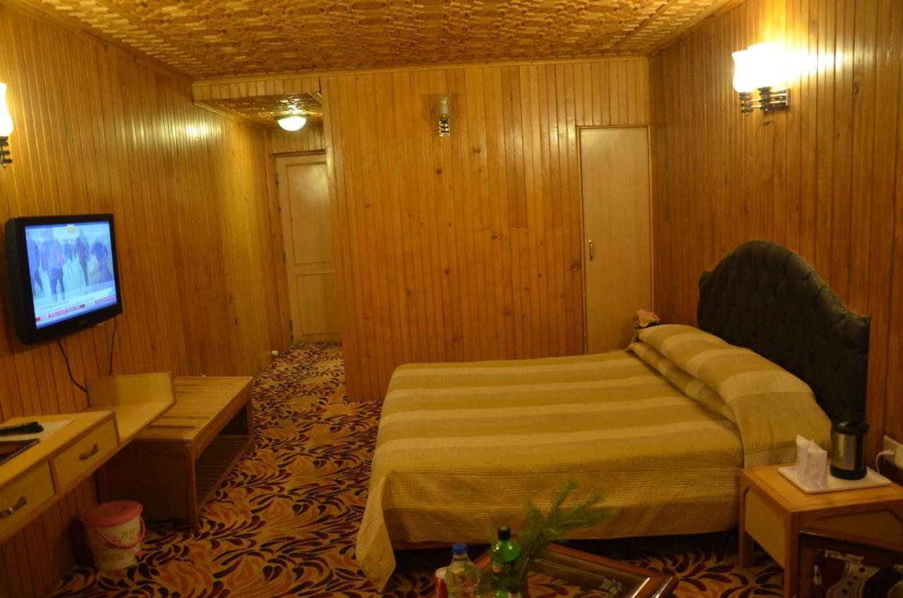 Hotel Hilltop Gulmarg JAMMU AND KASHMIR Exterior photo